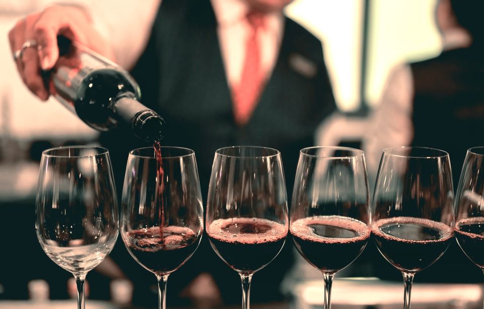 Naples Wine Tour with Sommelier - Navigating Naples on Foot: Cobblestones, Alleys, and Those “Wait, This Is It” Moments