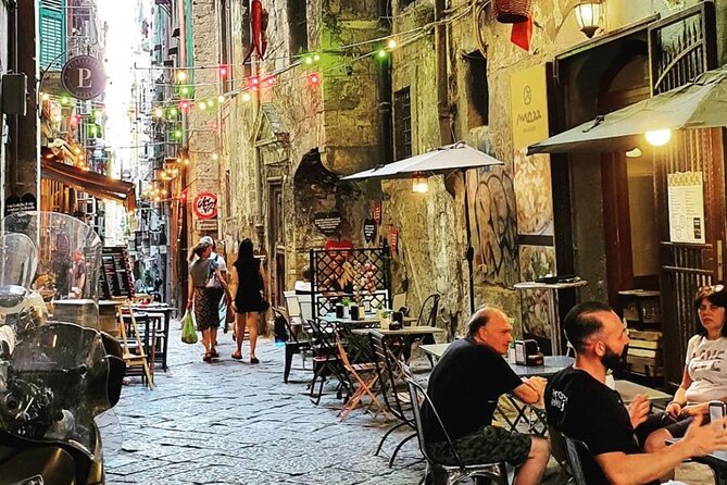 Napoli Pub Crawl in the Old Town - What you pay ($19.22) versus what you drink