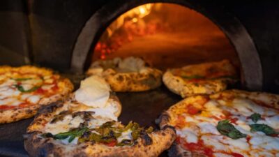 Pizza lesson - The 2-hour plan: from dough to wood-fired oven