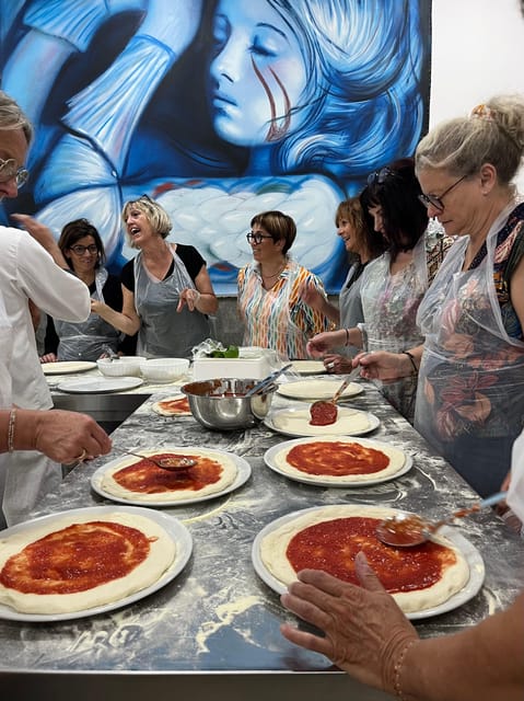 Pizza-Making Workshop by night with glass of wine - Who this night workshop is best for