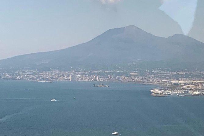 Pizza Tour | Vesuvius & Pompeii included pizza with driver - Pizza stop in a national-park drive: margherita with bay views