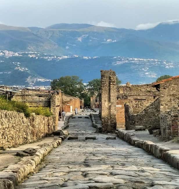 Pompei and Herculaneum: Skip the Line Entry + Audioguide - Starting at Pompeii: exchange your voucher, then use the Porta Marina Inferiore line