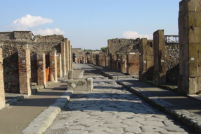 Pompei Archaeological Park Skip The Line ticket With audio Guide - Pompeii feels frozen, and that’s the magic