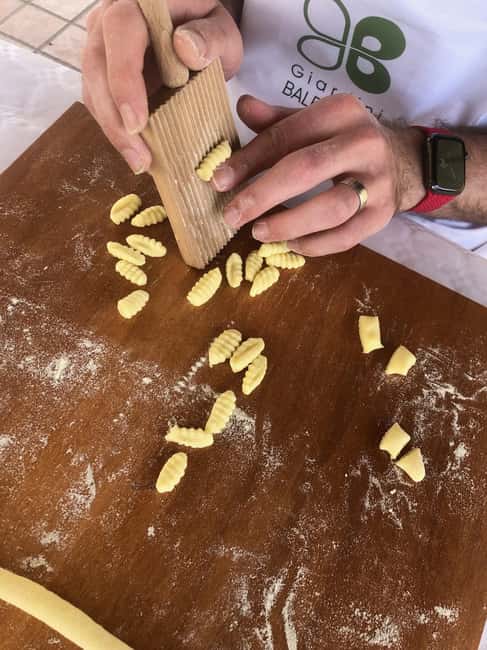 Pompei: Cooking class fresh pasta - Where you go: Giardini Balestrieri and the Pompeii edge