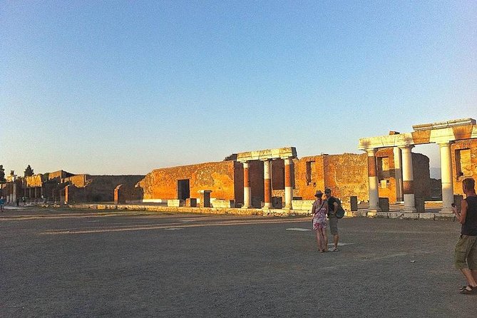 Pompei Guided Tour at Sunset - Two Hours in the Pompeii Archaeological Park: What You Can Expect