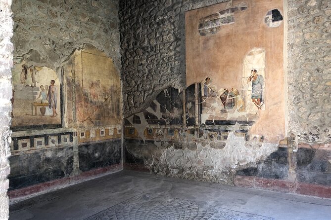 Pompei three hours with an expert guide - Private homes and villas: how domestic life contrasts with public spaces