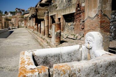 Pompeii 2 h guided tour - Skip-the-line Priority Access - Priority Access: What You Should Actually Expect