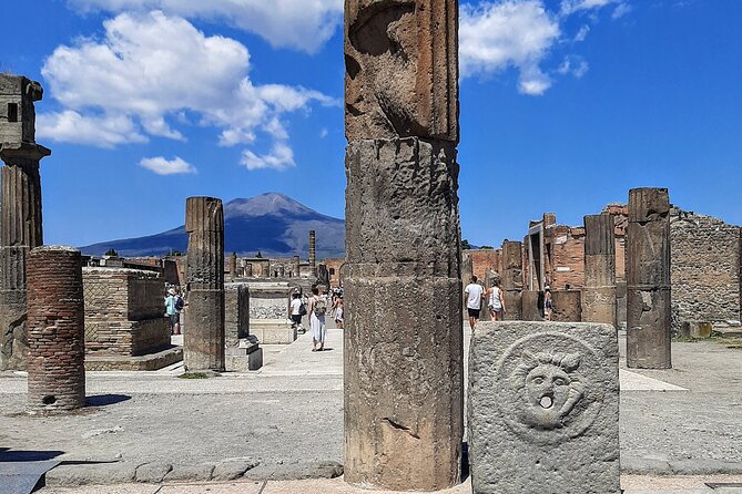 Pompeii 2 hours Private guided tour, A JOURNEY THROUGH THE TIME - Meeting at Piazza Esedra: start where the city makes sense