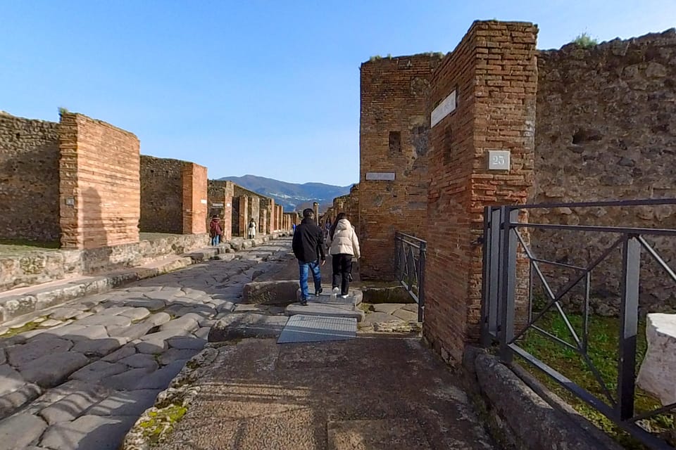 Pompeii: 2 Hours Skip the Line Visit with a Licensed Guide - The eruption story: how Pompeii stayed readable for us