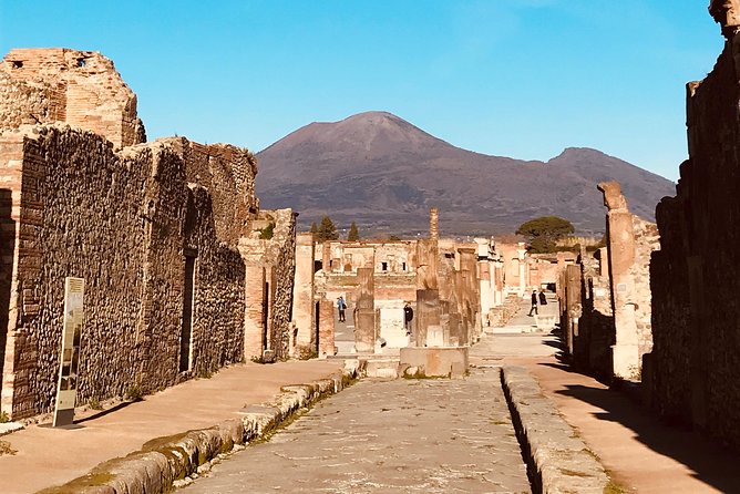 Pompeii 3h Private & Quality Tour with your Archaeologist - Entering Through Porta Marina Superiore and Getting Oriented Fast