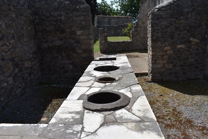 Pompeii & Amalfi Coast Tour from Naples or Sorrento - Guides and drivers: why the best moments aren’t random