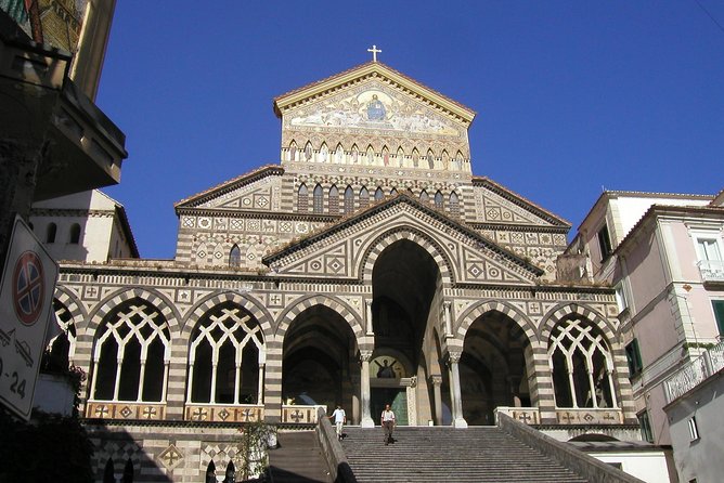 Pompeii and Amalfi Coast Day Trip from Naples - Coral craft workshop: a refreshing break between monuments
