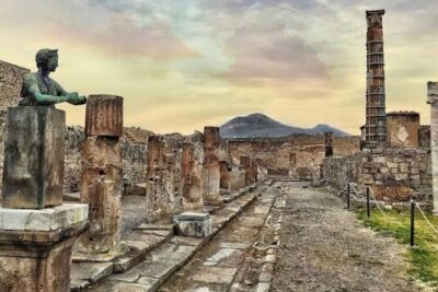 Pompeii and Amalfi Coast Unique Experience Private Tour - Positano in 1 hour: pick your beach mood first