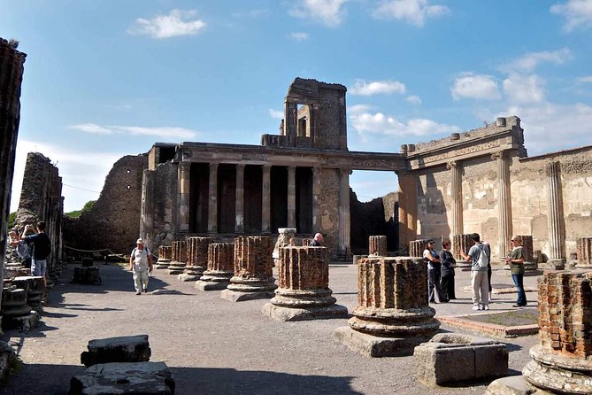 Pompeii and Herculaneum Ruins Private Tour - Herculaneum’s ruins: smaller footprint, more manageable pace