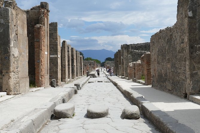 Pompeii and Naples Half-Day Guided Tour from Naples+Skip-the-Line - The 1642 Church and Convent Stop: Small but Story-Heavy