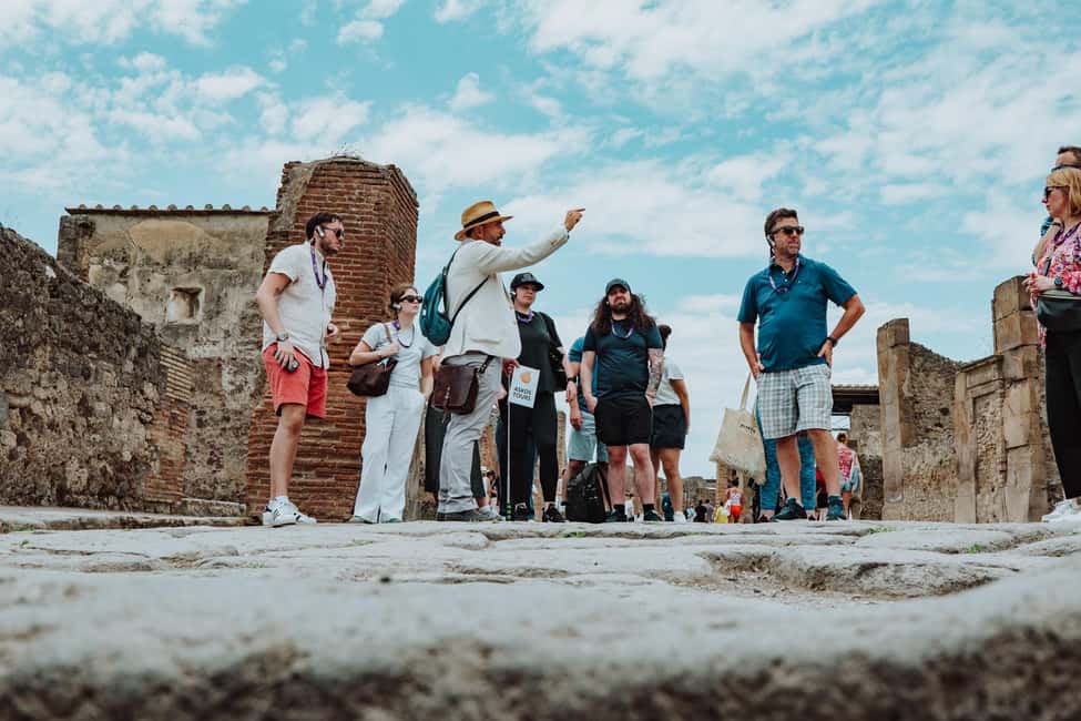 Pompeii and Oplontis: Small Group Tour with an Archaeologist - Pompeii on an archaeologist’s pace: western highlights that explain daily life