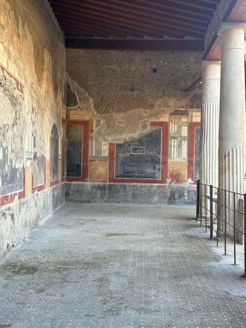 Pompeii and Vesuvius Cellars: Tour with Pick-Up in Positano - Pompeii with an expert guide: what you’ll actually see in 2 hours