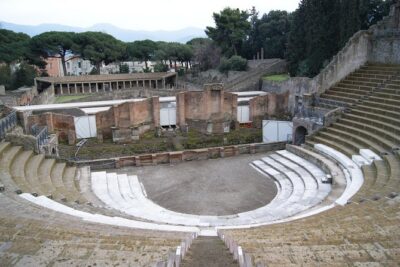 Pompeii and Vesuvius Small Group Tour From Naples with Pizza - Vesuvius National Park: the steep walk to the crater