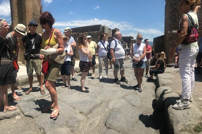 Pompeii and Vesuvius Small Group Tour From Naples with Pizza - Pompeii with an authorized guide: Forum, Lupanare, thermopolis, baths