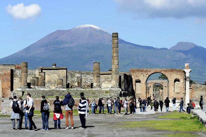 Pompeii and Vesuvius Small Group Tour From Naples with Pizza - Practical packing tips for Vesuvius and Pompeii (so you’re comfortable)