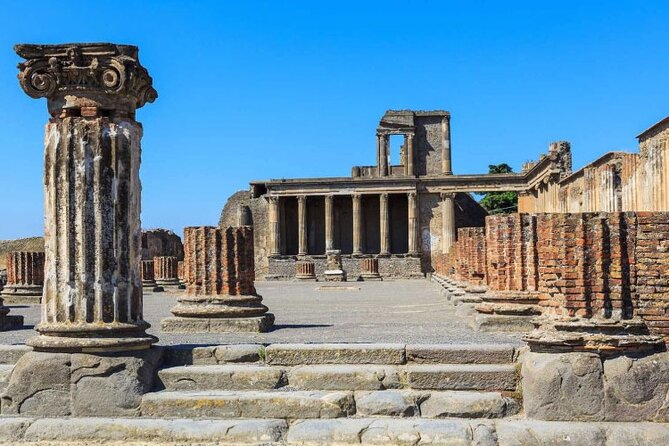 Pompeii and Vesuvius Tour with Pickup - Vesuvius crater day: guidance up top and what to look for