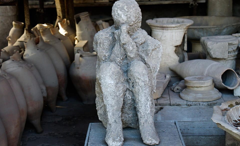 Pompeii: Entry Ticket & Guided Tour with an Expert Historian - Using the in-app audio guide after the tour (130+ stops)