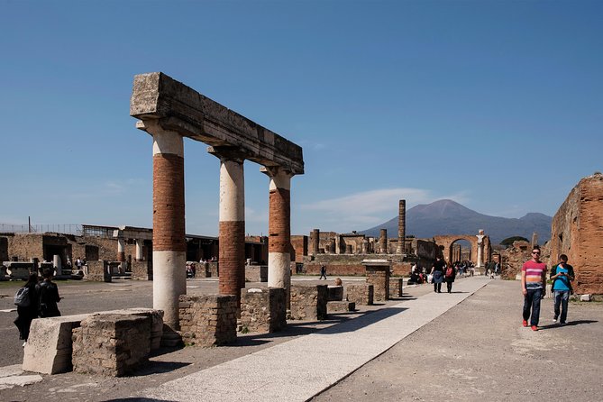 Pompeii excavations: skip-the-line private tour - Pompeii, but with a plan (and fewer pauses)