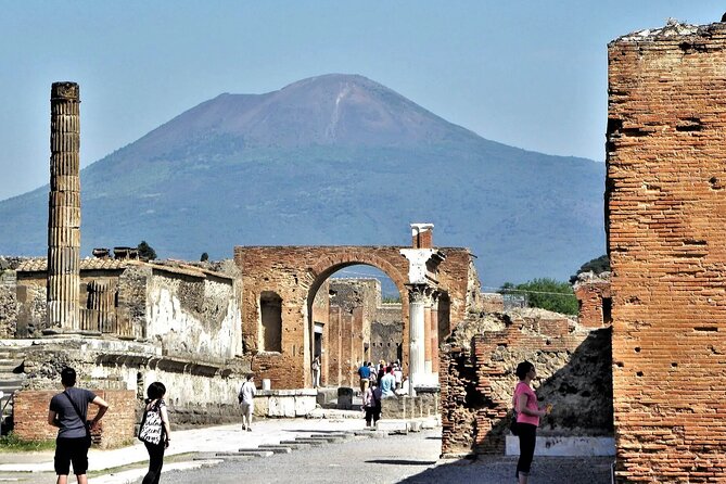 Pompeii: Exclusive Private Walking Tour with an Archaeologist - Key things to know before you go
