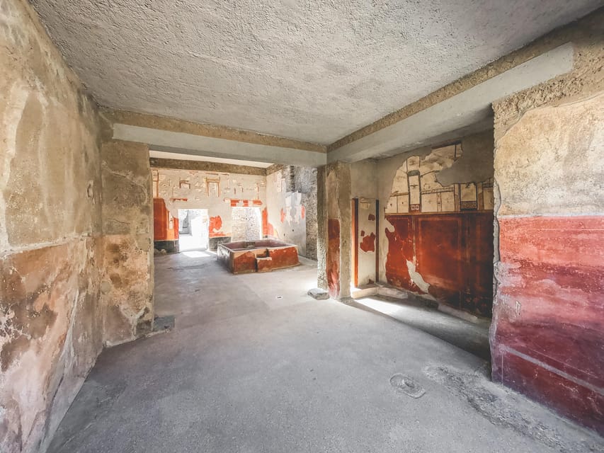 Pompeii: Guided Day Trip to Ruins and 2 Wineries Visits - From Hortus Pompei to Pompeii: how the day really starts