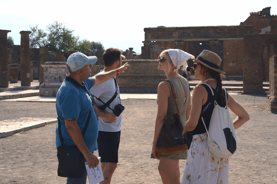 Pompeii: Guided Day Trip to Ruins and 2 Wineries Visits - Two Vesuvius wineries in the Mount Vesuvius National Park
