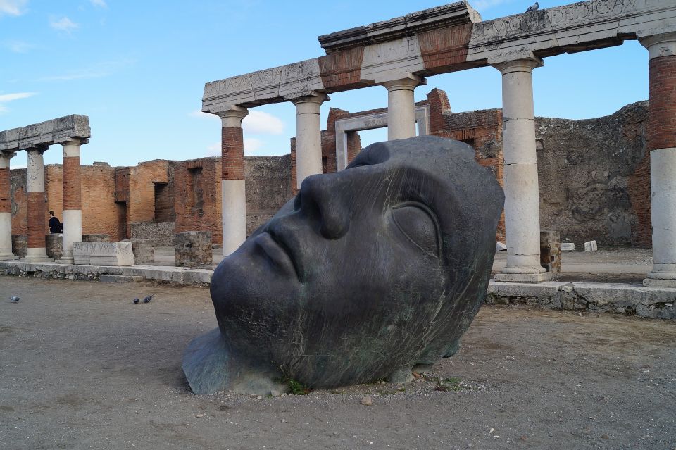 Pompeii: Guided Day Trip to Ruins and 2 Wineries Visits - Lunch that’s actually a meal, paired with wine tastings