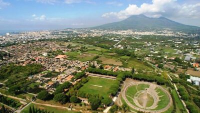Pompeii Guided Group Tour with Entry Ticket and Archaeologist - Porta Marina Superiore to the Foro: the city’s main square, explained