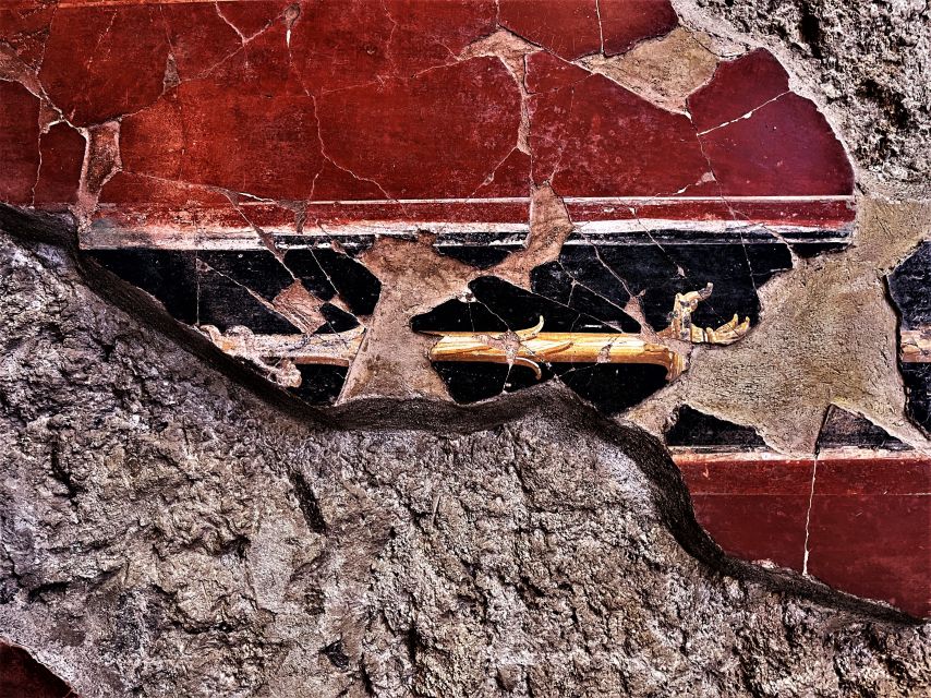 Pompeii: Guided Tour & Skip the Line Ticket - Houses You Can Picture as Home: Tragic Poet and Golden Cupids