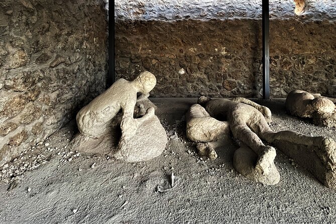 Pompeii Guided Tour with Skip the Line Entry - Guide Impact: Anna, Frankie, Francesco, Ornella, Francesca, and Daniela