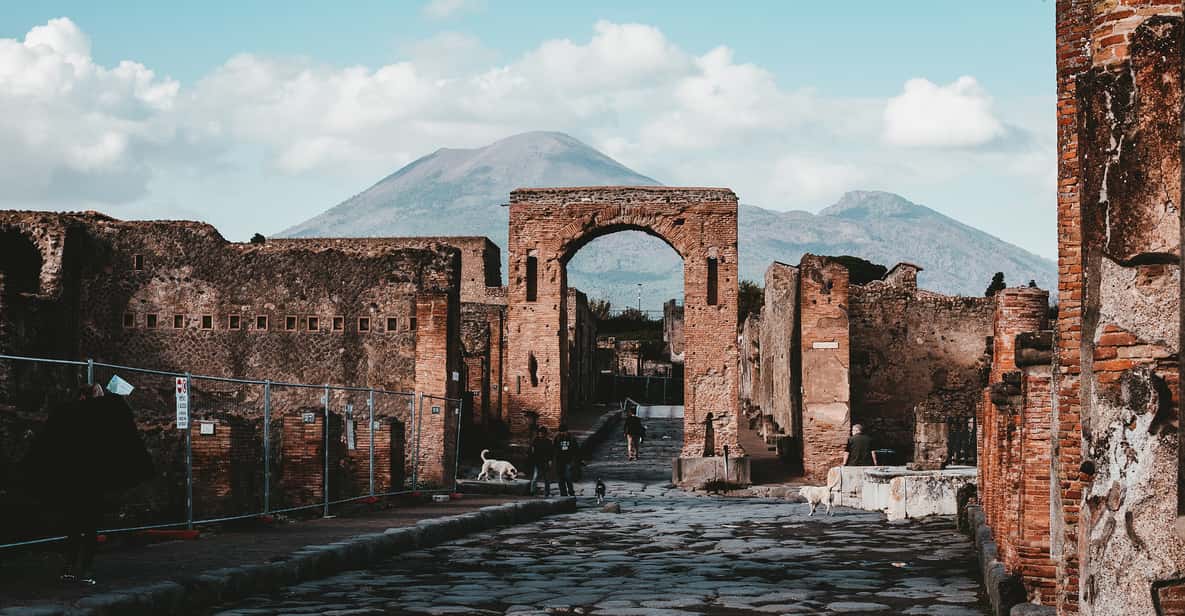 Pompeii & Herculaneum Group Tour with tickets - Why Pompeii and Herculaneum in one day is a smart use of time