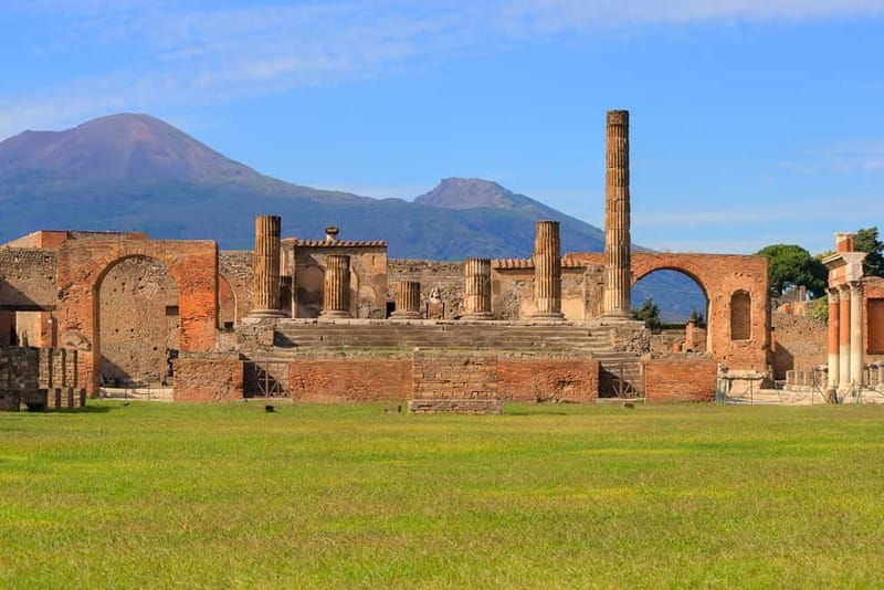 Pompeii & Herculaneum Tour with an archeologist - Mosaics, Charred Furniture, and the Thermal Baths
