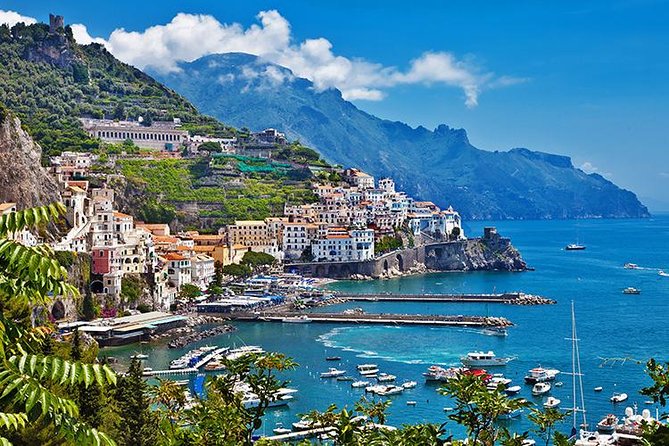 Pompeii, Positano,Sorrento with guide, tickets and lunch all included - Lunch in Positano: 3 Courses, Wine, and Limoncello