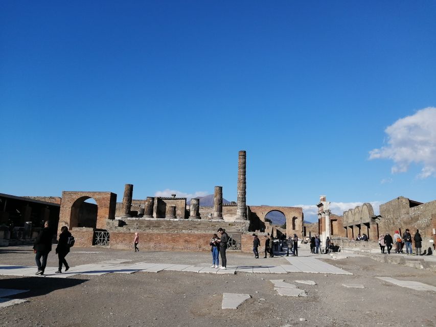 Pompeii: Private Guided Tour with an archeologist - Why a private Pompeii archaeologist beats wandering solo