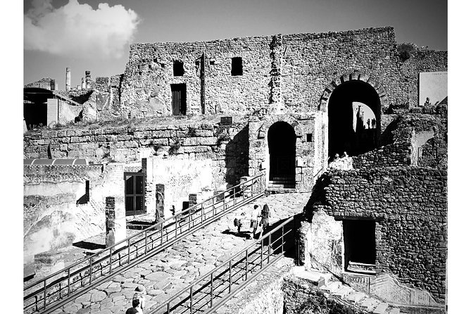 Pompeii private small group tour - 4 hours including transfers - Stabian Baths and Casa del Menandro: the half-day payoff stops