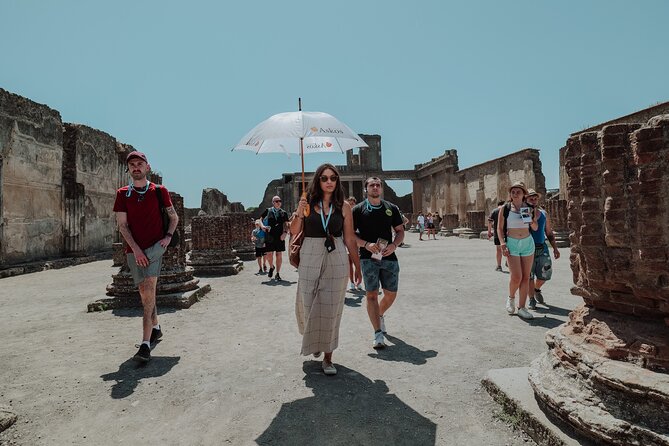 Pompeii Private Tour with an Archaeologist Guide - Casa dei Vettii and the domestic Pompeii feeling