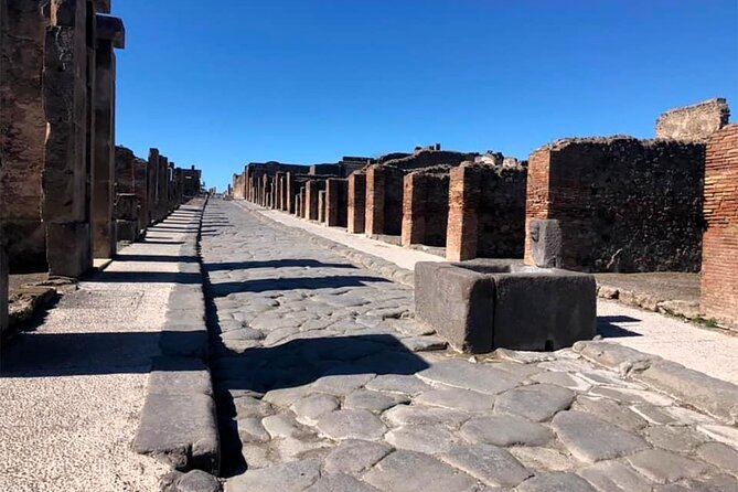 Pompeii private tour with expert guide in archaeology - The 2-hour structure and how the route ends at the Forum