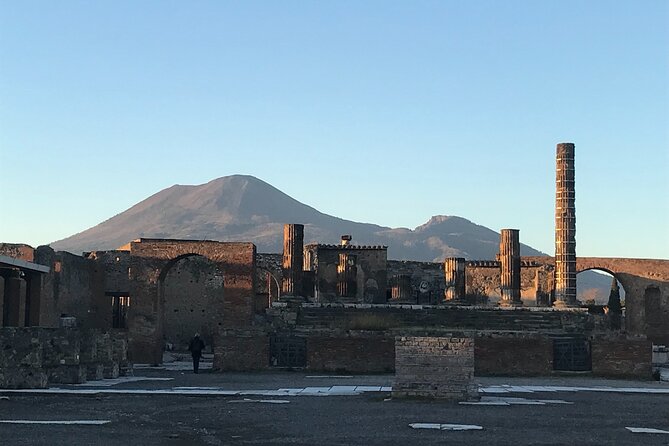 Pompeii Private Tour with expert local guide - Meeting near Porta Marina: the easiest way to start