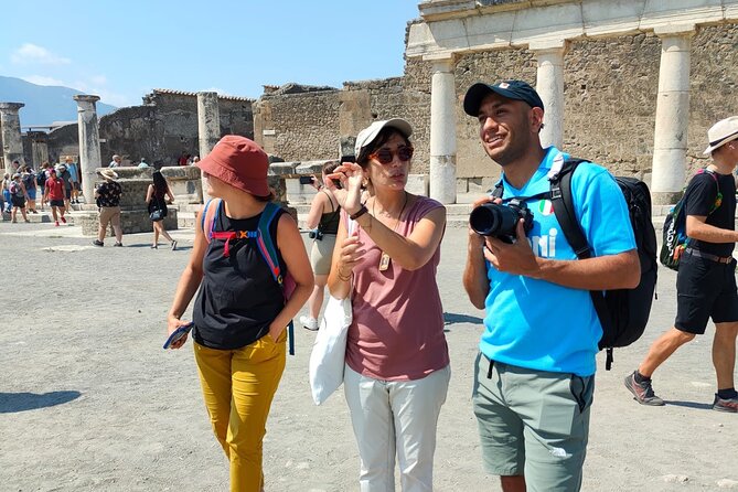 Pompeii Private Tour with expert local guide - Paola’s guide style: stories, archaeology, and real answers (when she’s your guide)