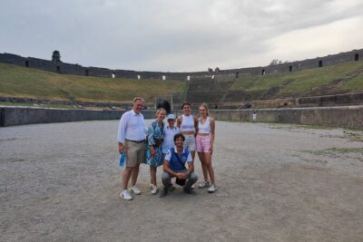 Pompeii Private Walking Tour with Expert and Authorized Guide - Pompeii Archaeological Park: what the tour experience feels like