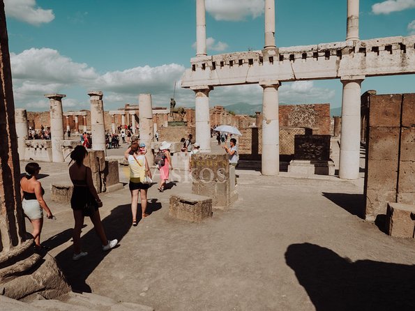 Pompeii ruins and the city of Naples with private transportation - Practical tips so the day feels good