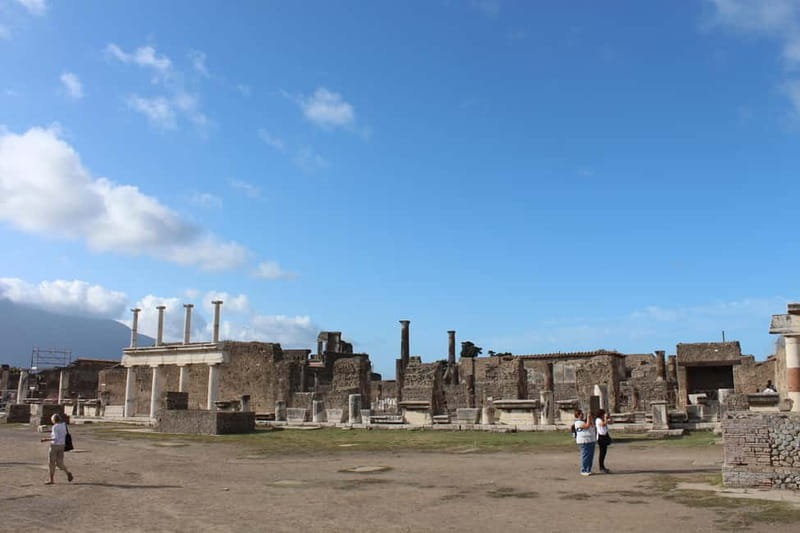 Pompeii: Skip-the-Line Guided Archaeological Discovery Tour - Logistics and rules you should respect before you go