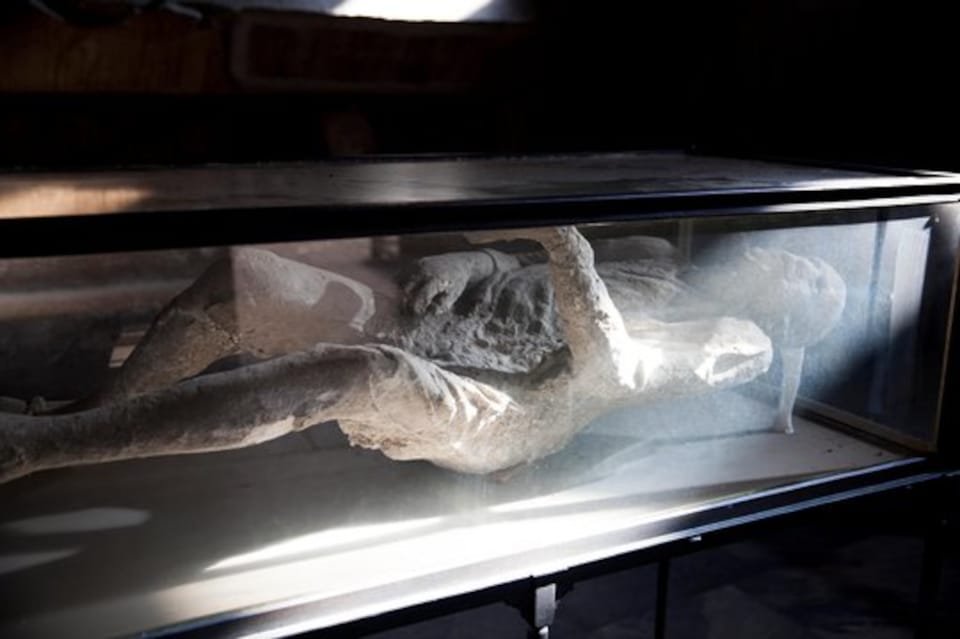 Pompeii: Skip-the-Line Guided Tour with Expert Archaeologist - Why an Archaeologist Makes Pompeii Feel Understandable