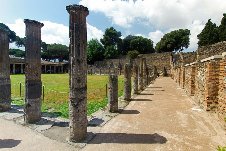 Pompeii: Skip-the-Line Guided Tour with Expert Archaeologist - Starting at Via Villa dei Misteri: Get Oriented Quickly