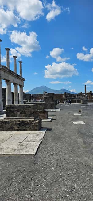Pompeii, skip-the-line ticket with smartphone audio guide on App - Frescoes and statues: why the colors mattered in the first place