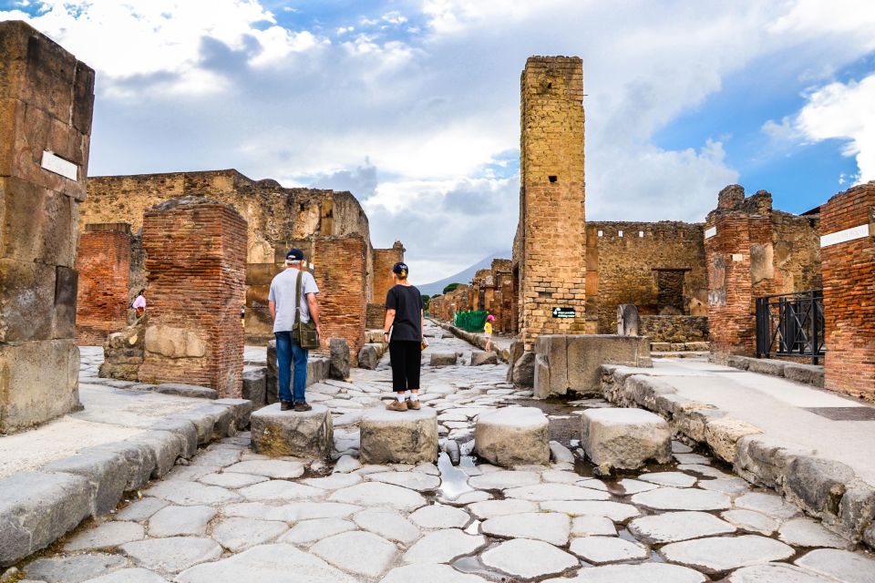 Pompeii Skip the line ticket+transfer from Naples - Skip-the-line entry: the small advantage that changes your day